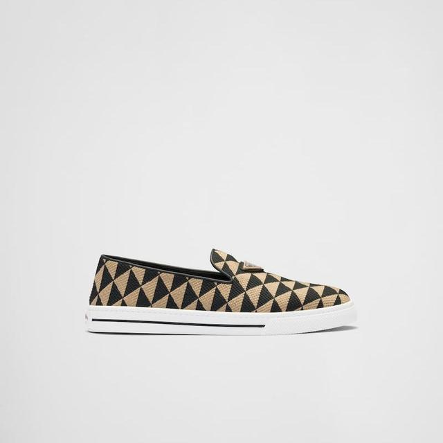Embroidered fabric slip-on shoes